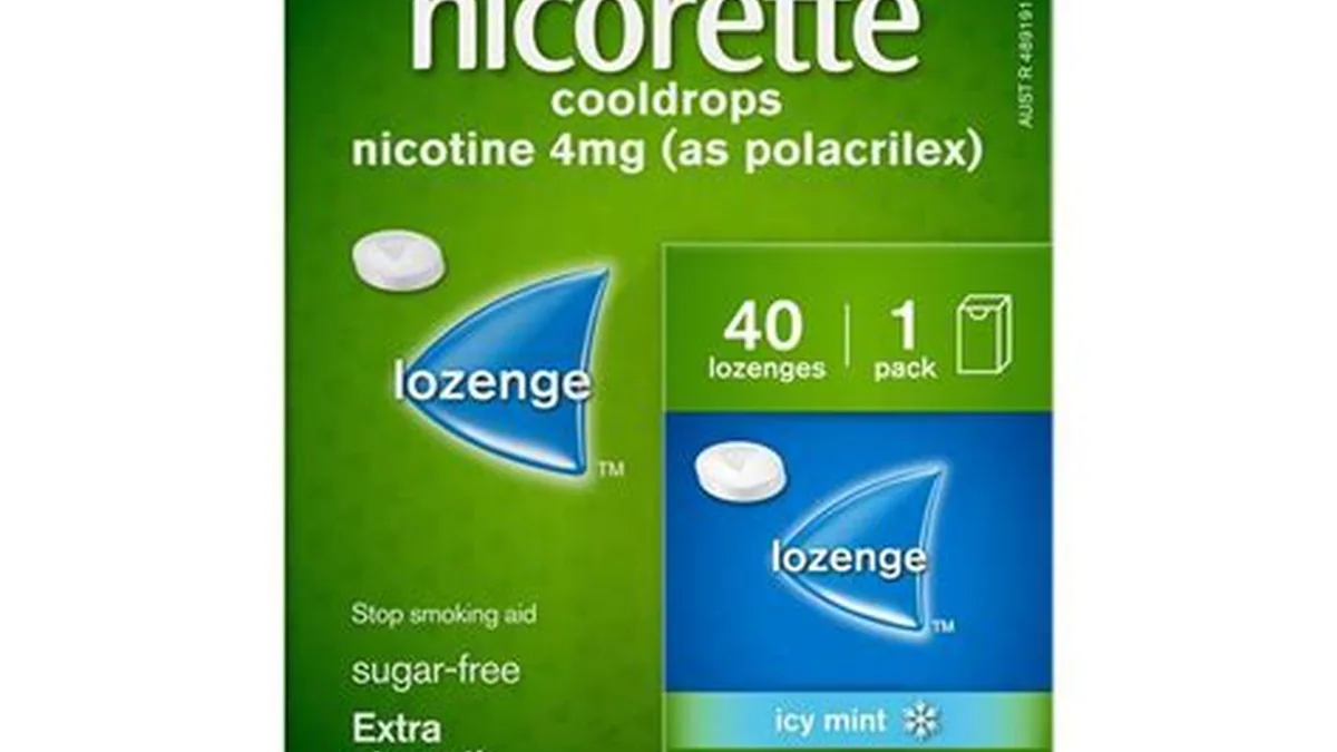 医生正在为患者解读乐伐替尼4mg处方用量