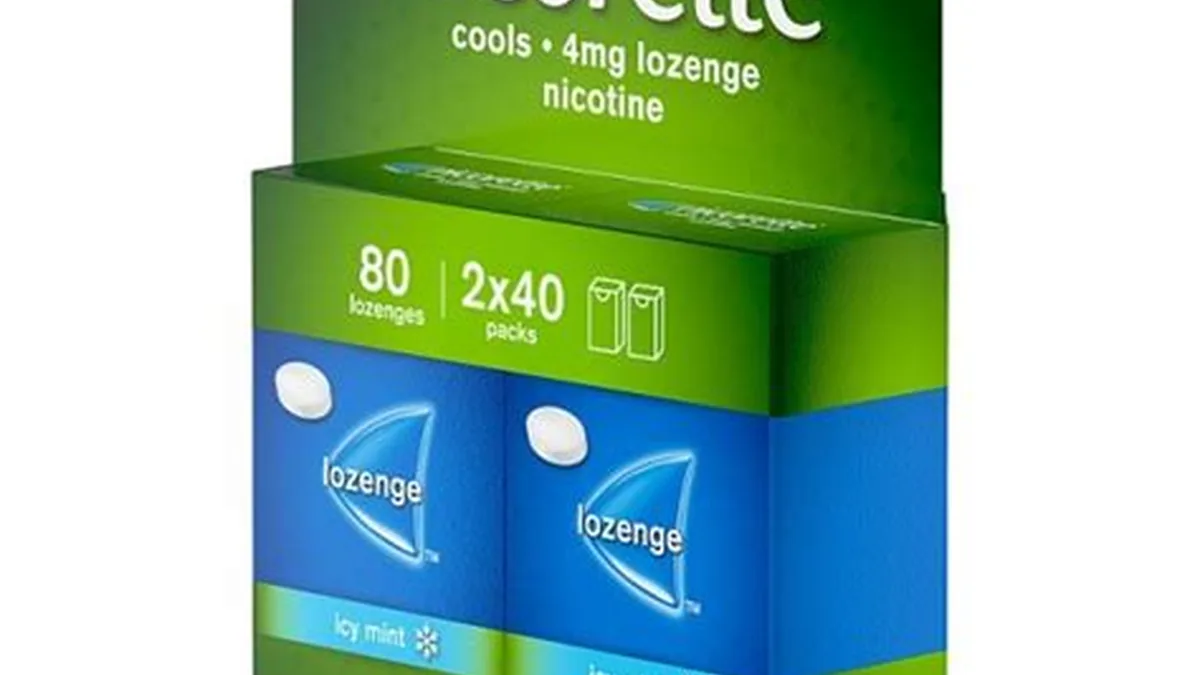 医生正在查看肝癌患者的CT影像，评估乐伐替尼4mg耐药后的进展